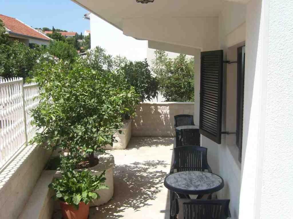Apartments And Rooms By The Sea Sutivan, Brac - 2943 Eksteriør billede